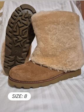 UGG Chestnut Sheepskin Short Boot - Women